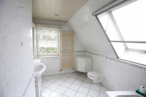 Innenansichten: Badezimmer im Dachgeschoss