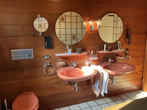 Innenansichten: Badezimmer