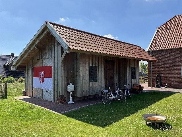 Aussenansichten: Carport