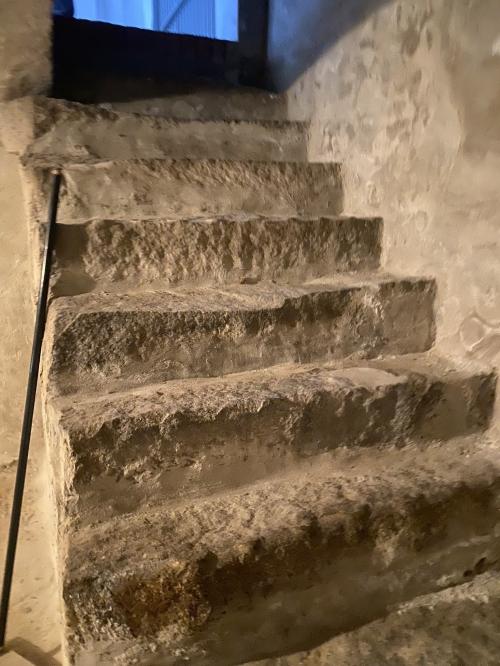 Innenansichten: Treppe in d.Keller im Nebeng.